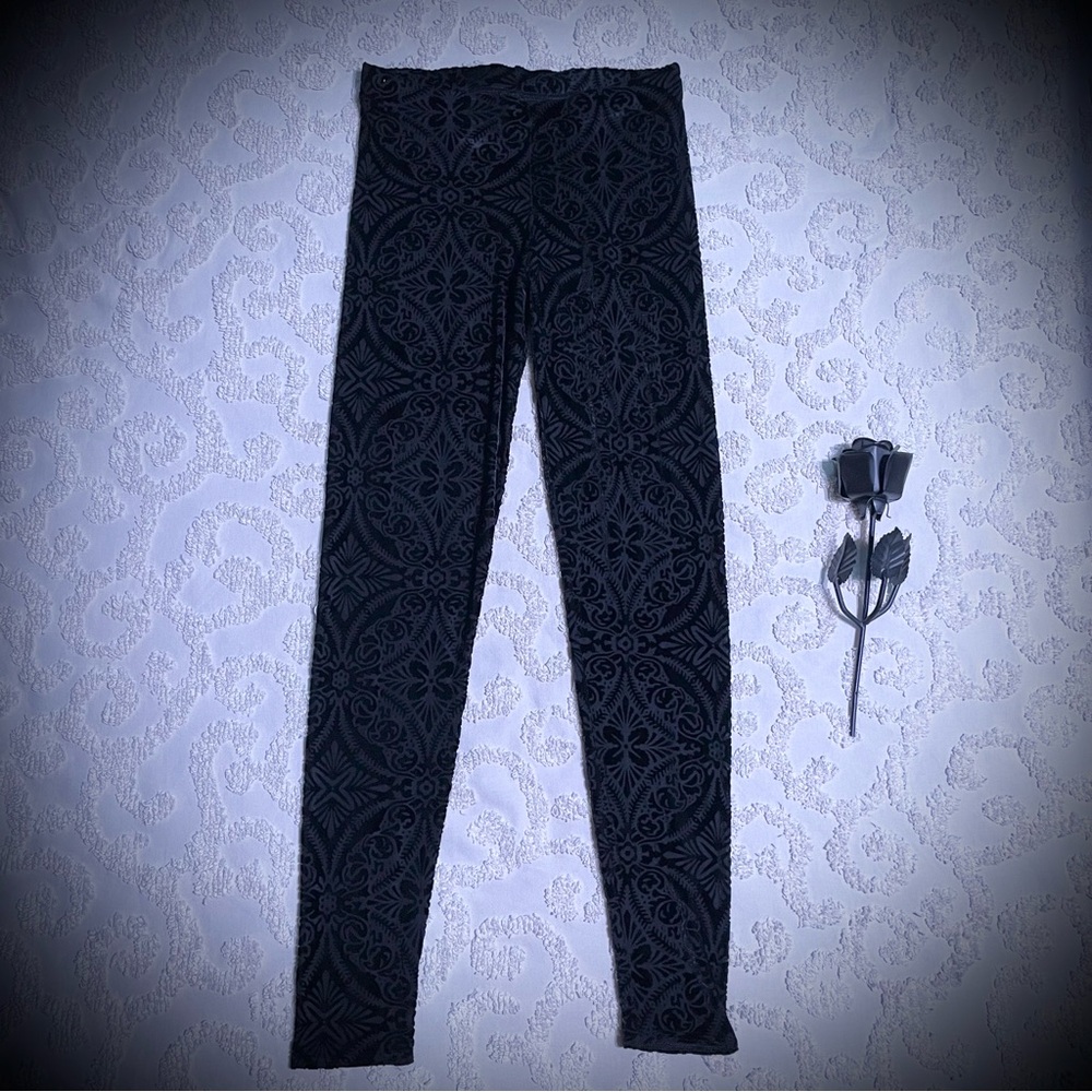 Blackmilk Gothic Velvet Patterned Leggings medium - Picture 8 of 10